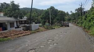 ചേലച്ചുവട്–വണ്ണപ്പുറം റോഡ് നിർമാണത്തിൽ അപാകതകൾ ഉണ്ട്  എം.എൽ.എ റോയി കെ. പൗലോസ് . ഭാവിയിൽ ഗുരുതര അപകടങ്ങൾക്ക് സാധ്യതയുണ്ടെന്നും ശേഷിക്കുന്ന പ്രവൃത്തികൾ ഗുണനിലവാരത്തോടെ പൂർത്തിയാക്കാൻ നിർദേശം നൽകിയെന്നും എം എൽ എ.
